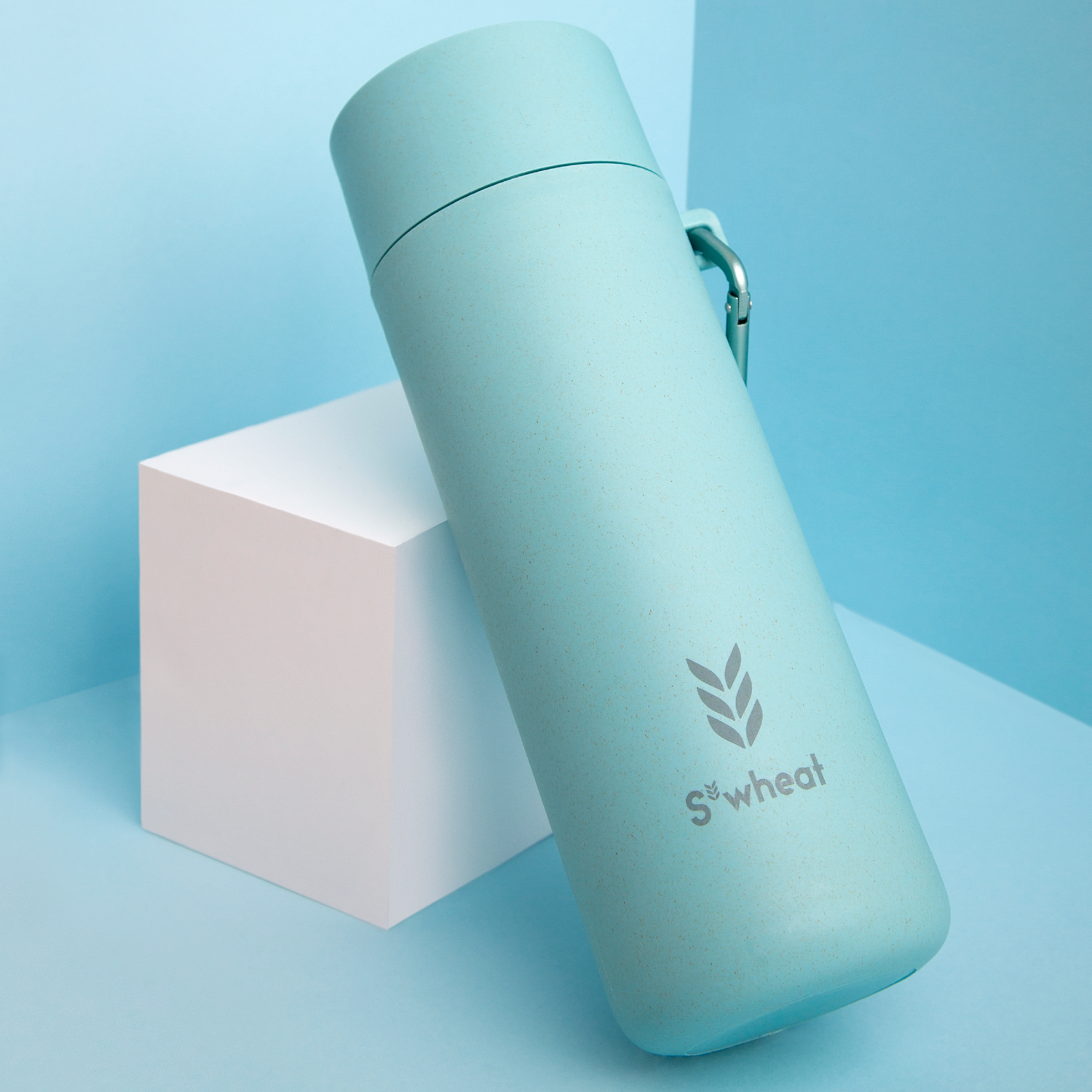 5 reasons why people love this bamboo reusable water bottle blue